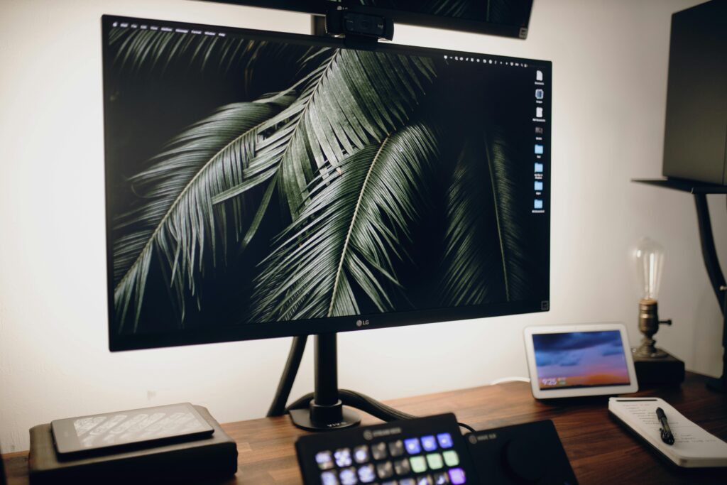 작업 환경에 따른 모니터 사용 예시
